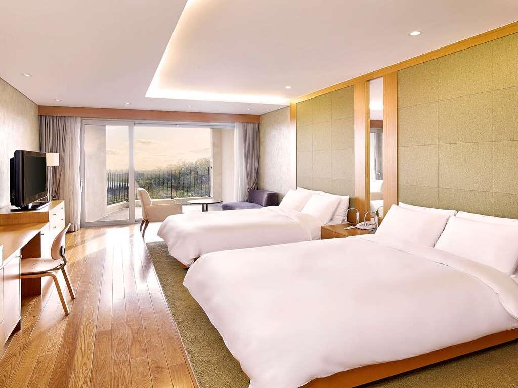 Mercure Ambassador Jeju Seogwipo Bagian luar foto